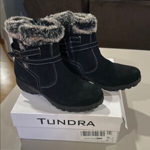 Tundra Women's Black Fur-Lined Boots